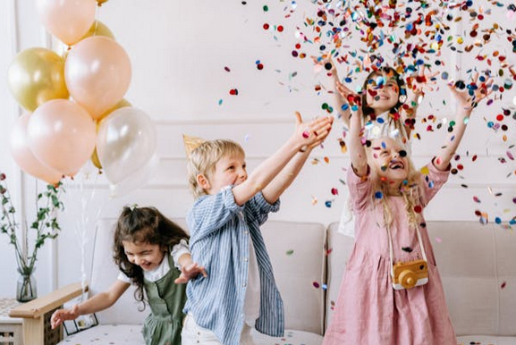 屬蛇李姓男孩陽(yáng)剛硬氣的名字